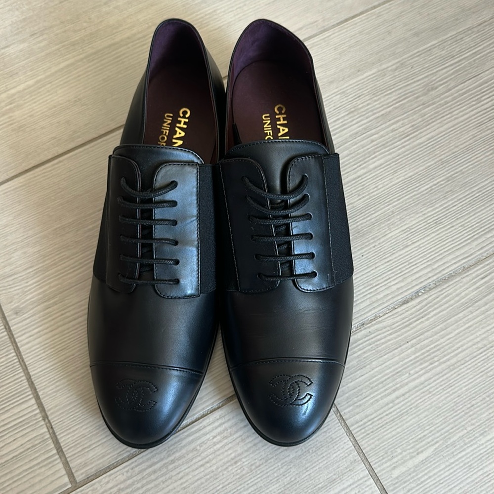 Authentic Chanel Black Oxfords Sleek Leather Design Uniform Shoes